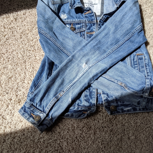 Abercrombie Distressed Jean Jacket XS - Picture 6 of 9